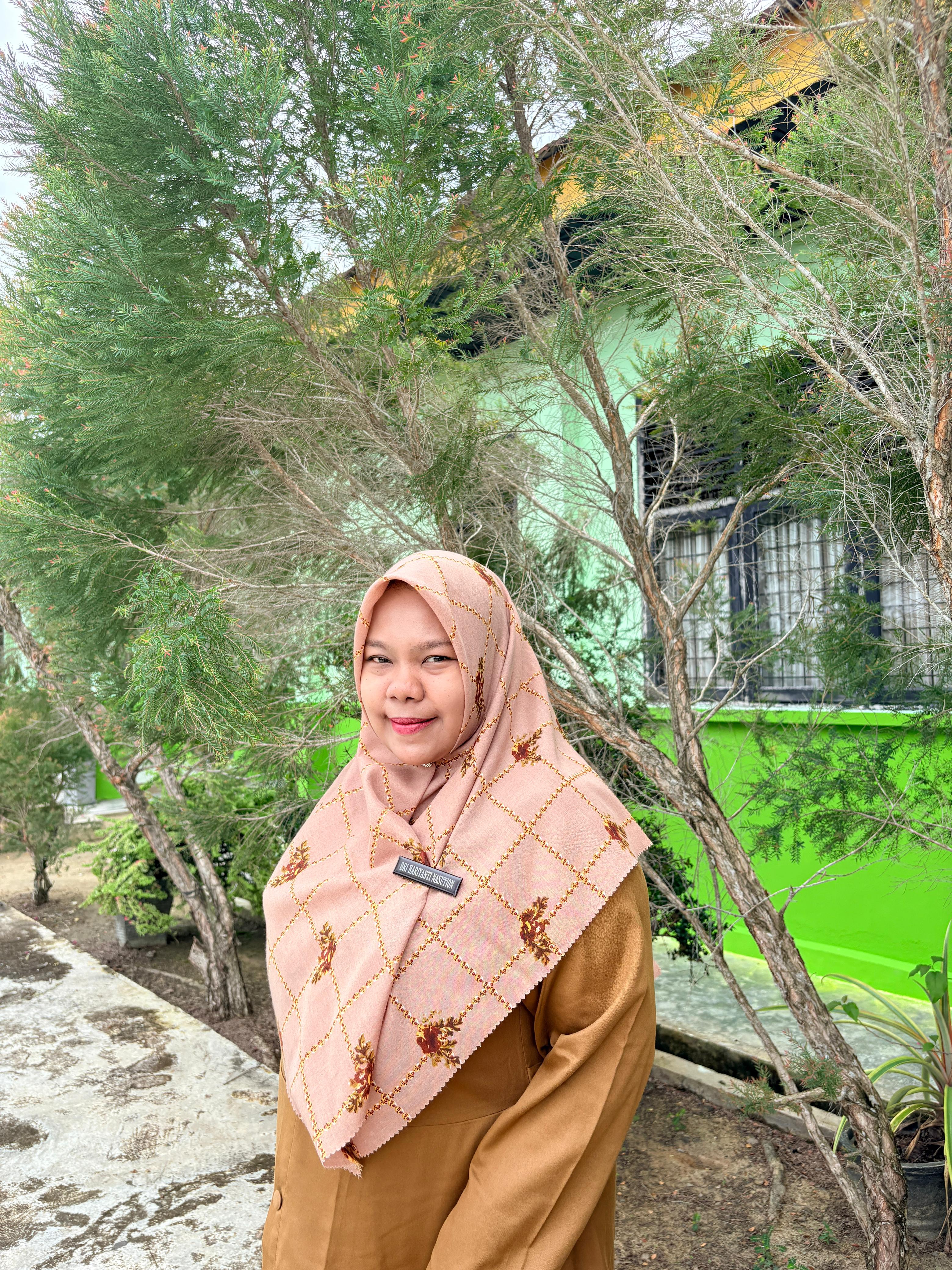 Foto Wali Kelas Sri Hariyanti, S.Pd