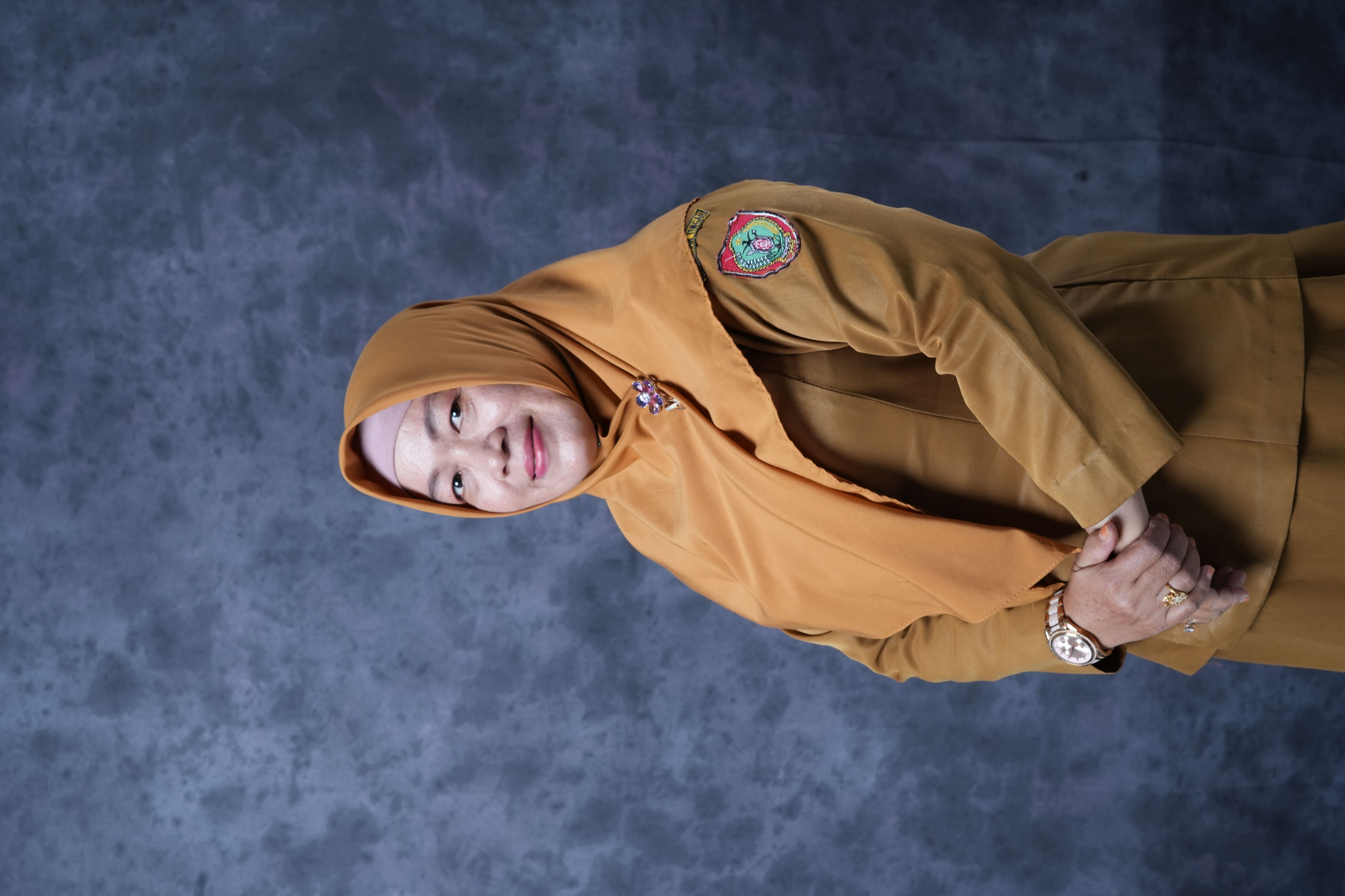 Foto Wali Kelas Dessy Darmiya,S.Pd