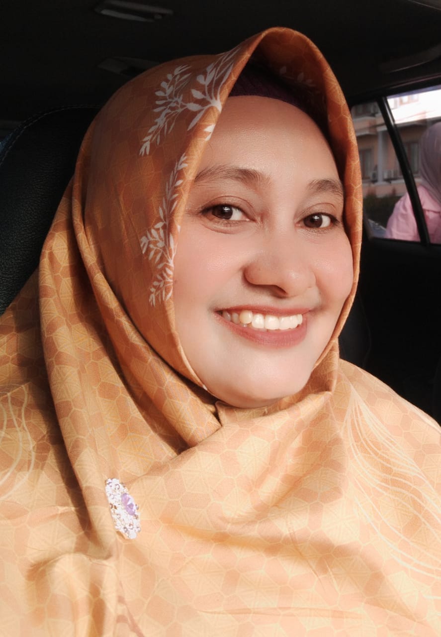 Foto Wali Kelas JULIATY