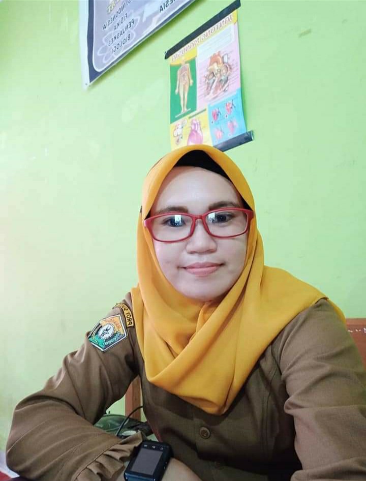 Foto Wali Kelas ASTRIANI