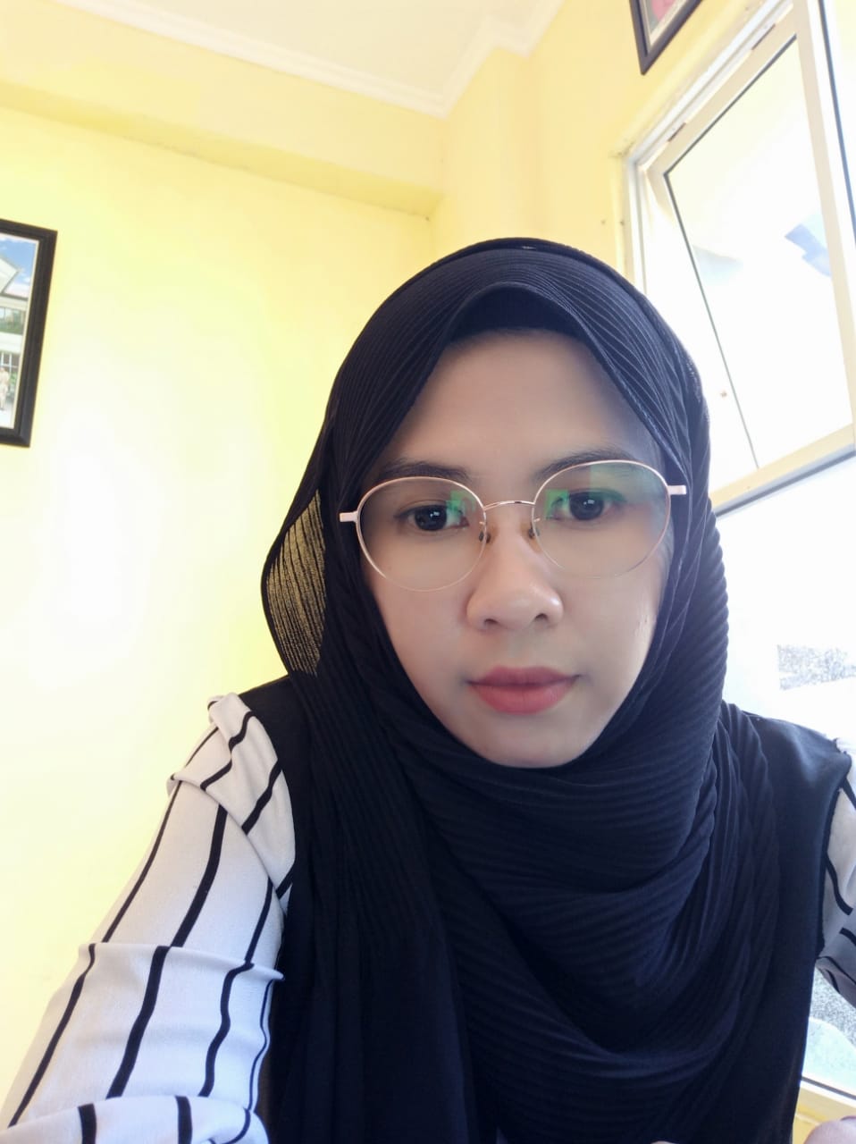 Foto Wali Kelas RATNA MAHARANI