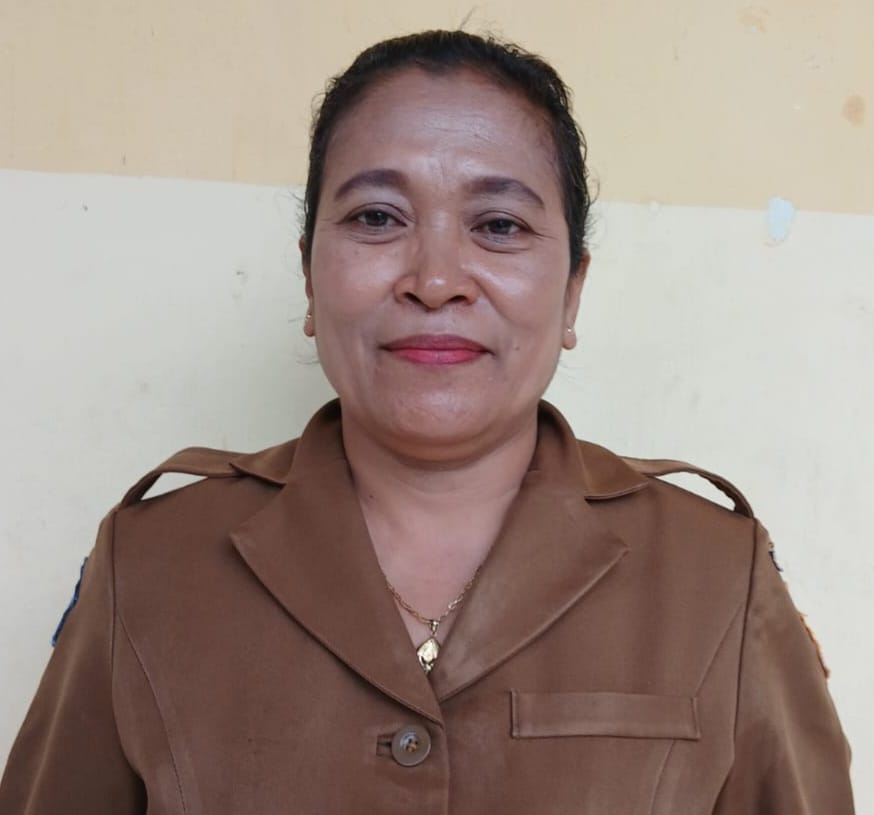Foto Wakasek Kurikulum Yuliana Wisia, S. Pd