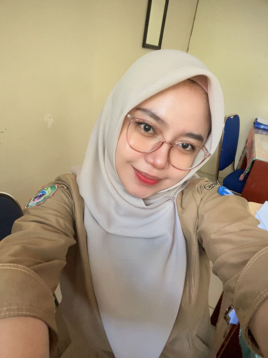 Foto Guru Kesti Mahrani Tjun