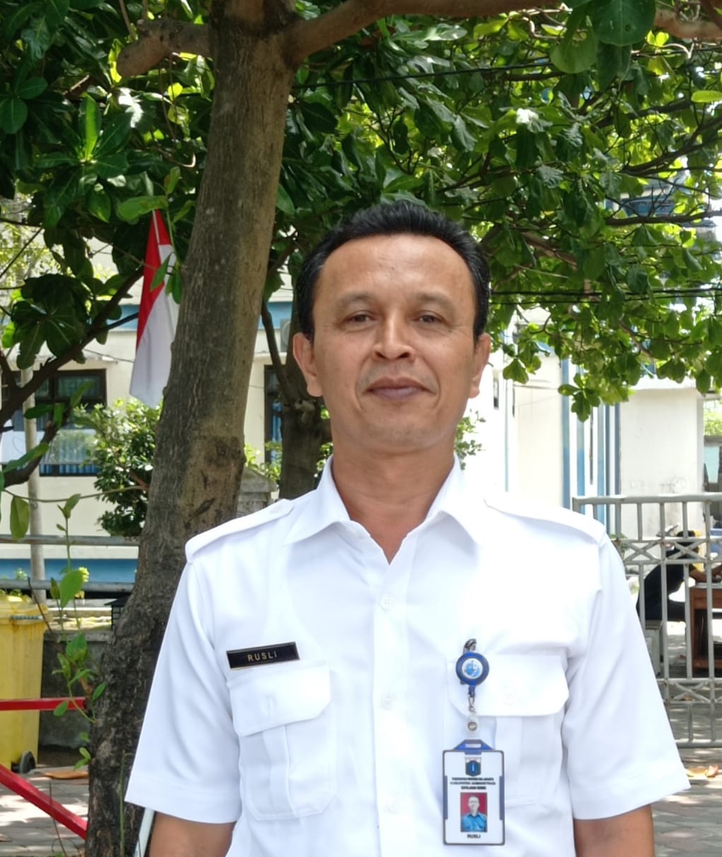 Foto Guru RUSLI