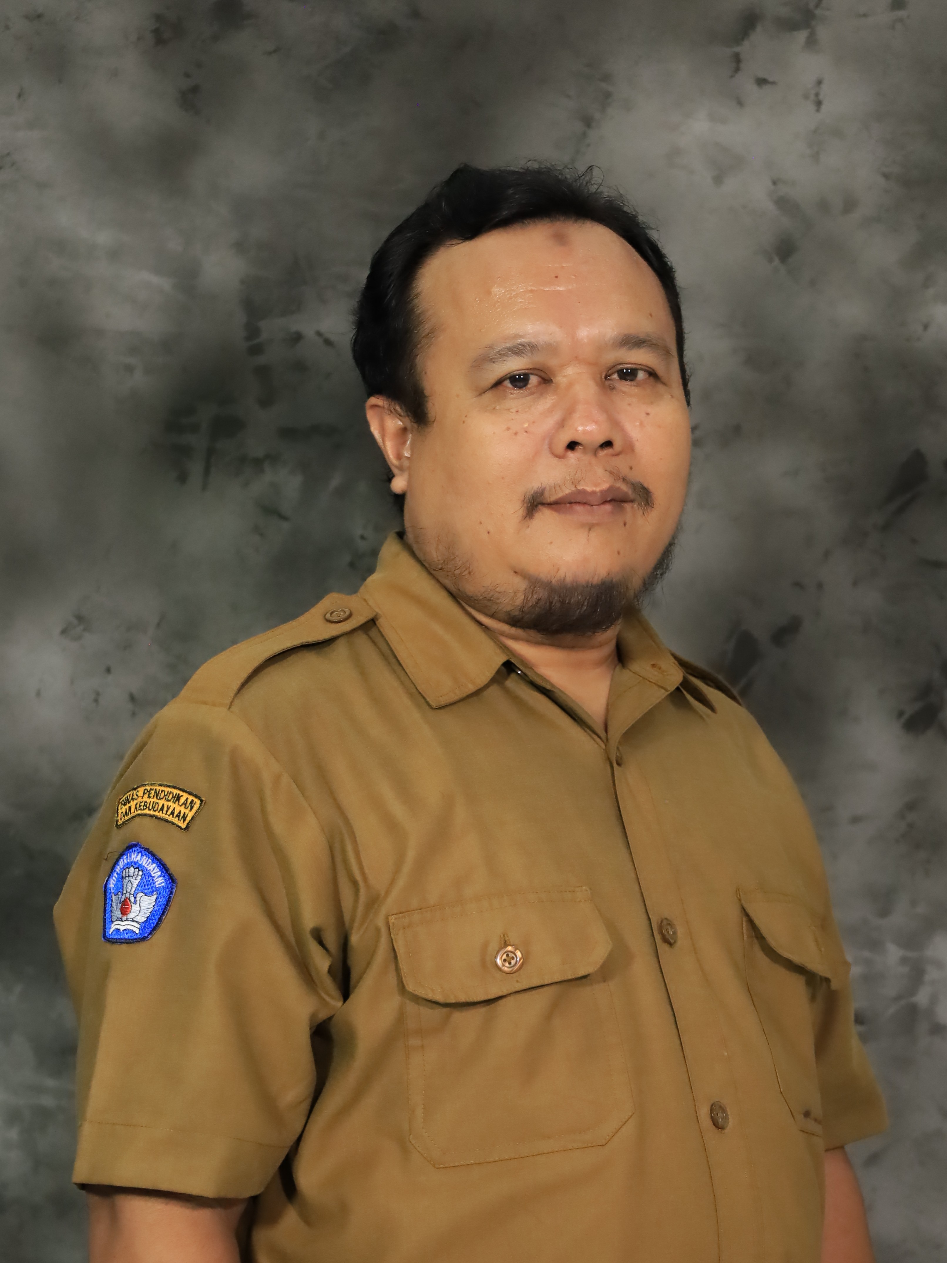 Foto Guru Budi Riyanto, S.Pd.T.
