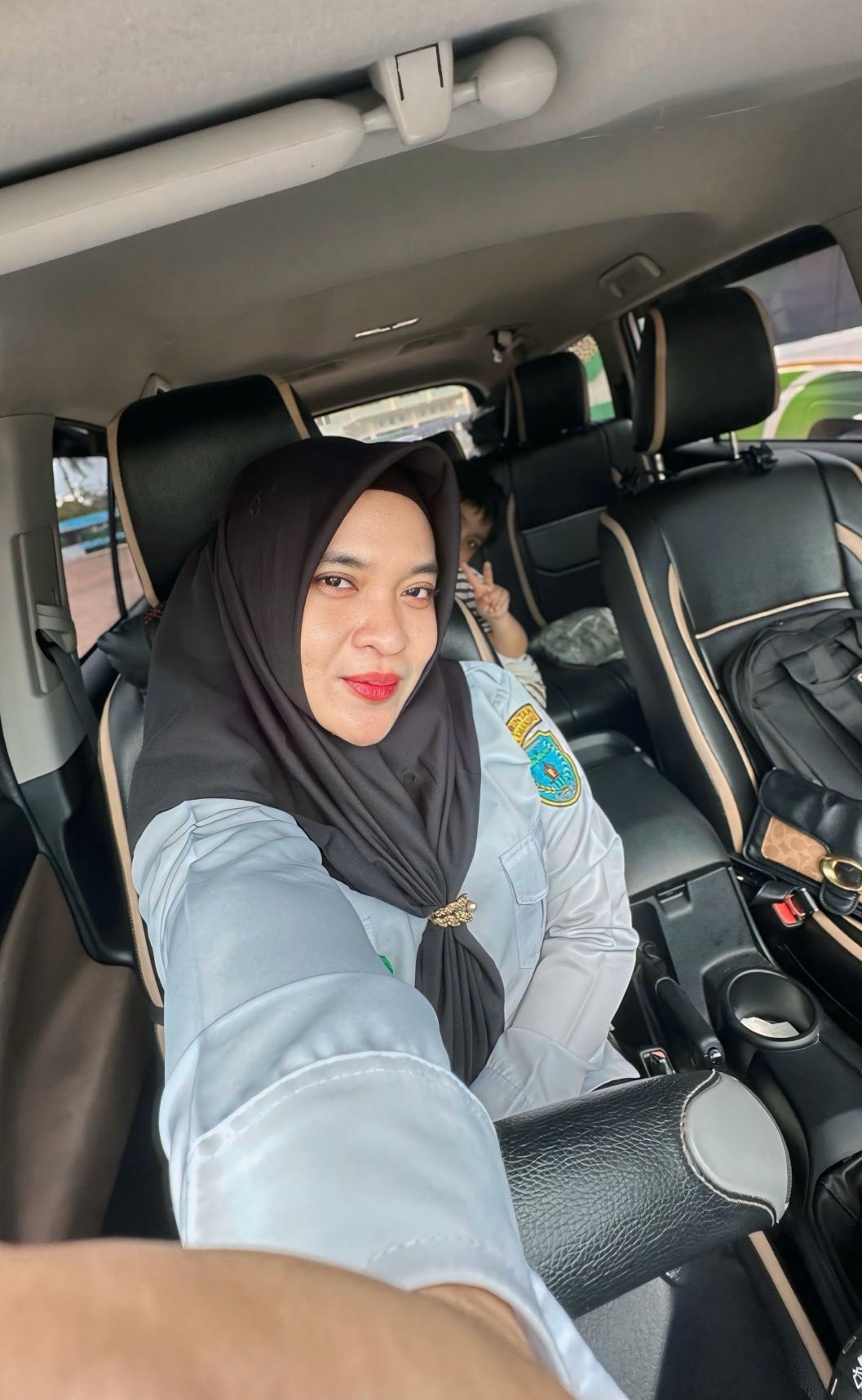 Foto Guru Tri Rezeki Amelia,S.Pd
