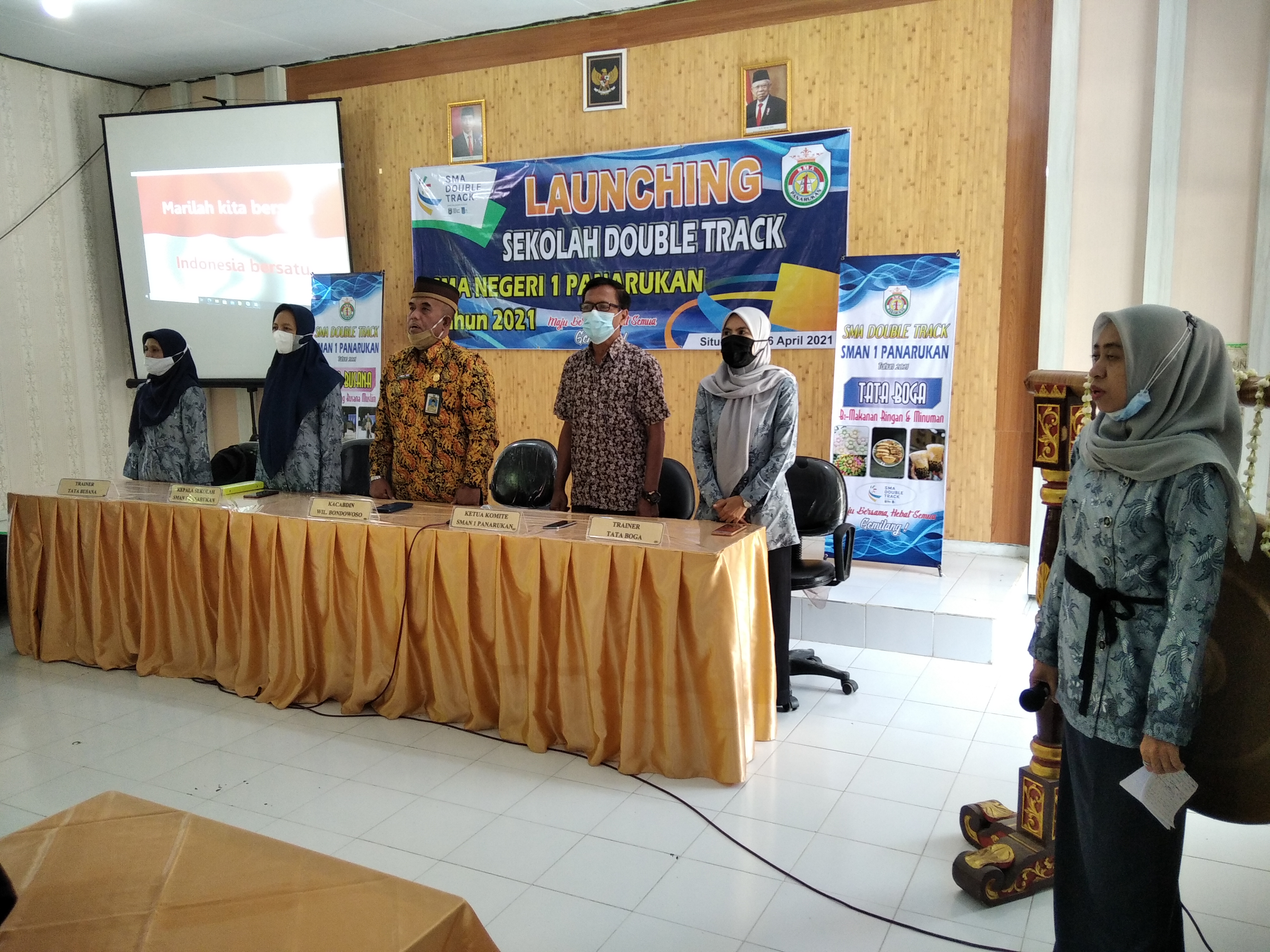 Launching Program "SMA Double Track" di SMAN 1 Panarukan