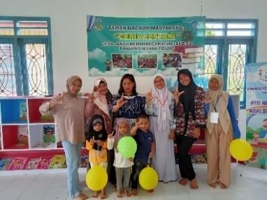 Kegiatan read aloud di TBM Desa Tanah Merah