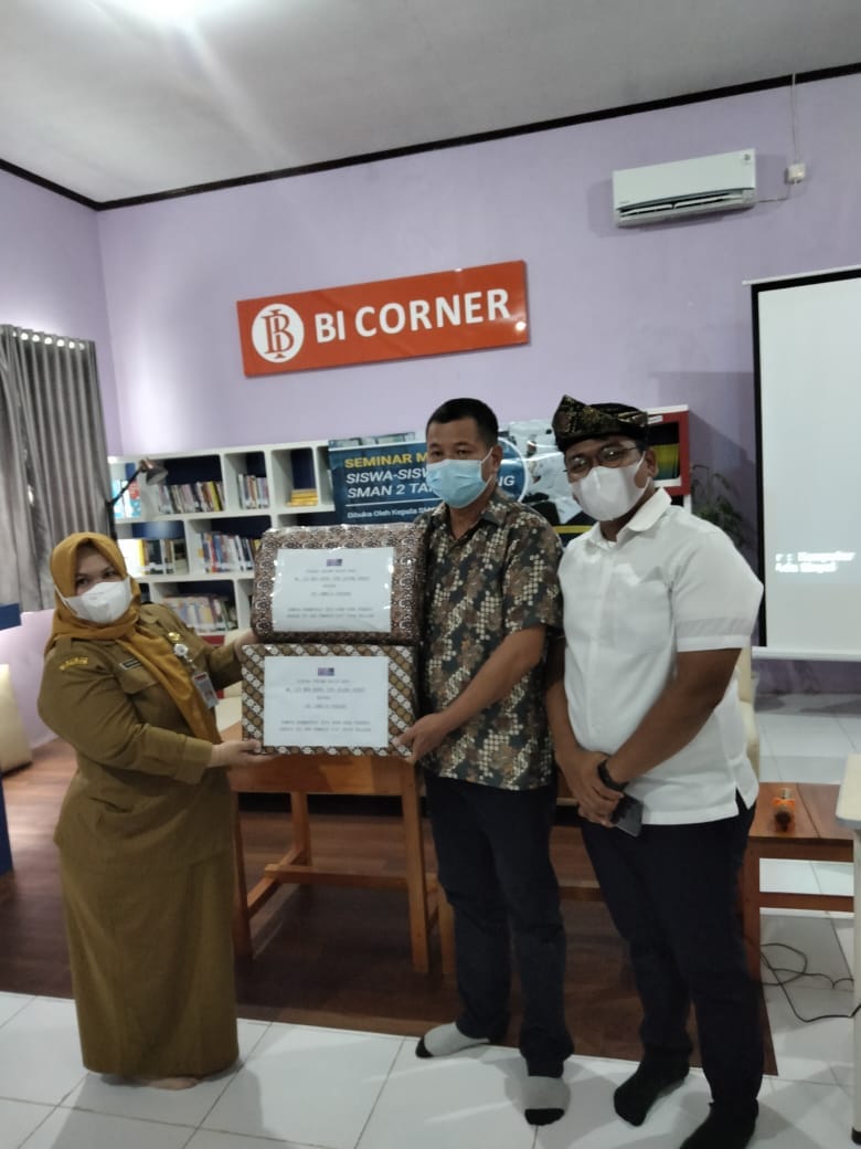 Seminar Motivasi bagi siswa siswi SMAN 2 Tana Tidung dengan Tema "Peran Generasi Muda di Era Bonus Demografi