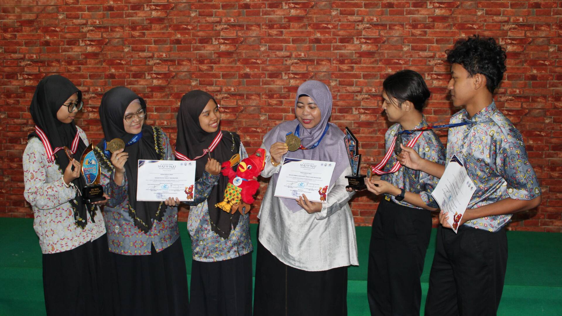 Prestasi Siswa dan Guru OLIMPICAD 8 2026