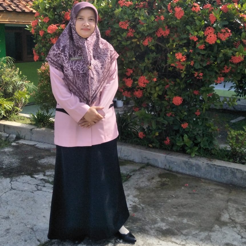 Foto Kepala Sekolah Dwitya Nadia Fatmawati, M.Pd.