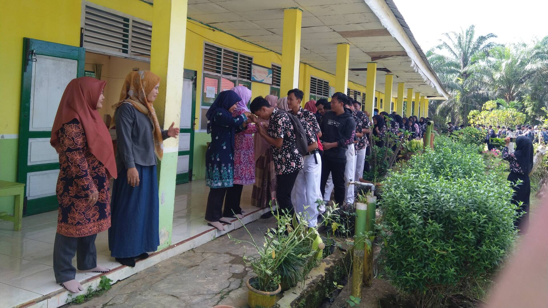 Mohon Maaf Lahir dan Batin
