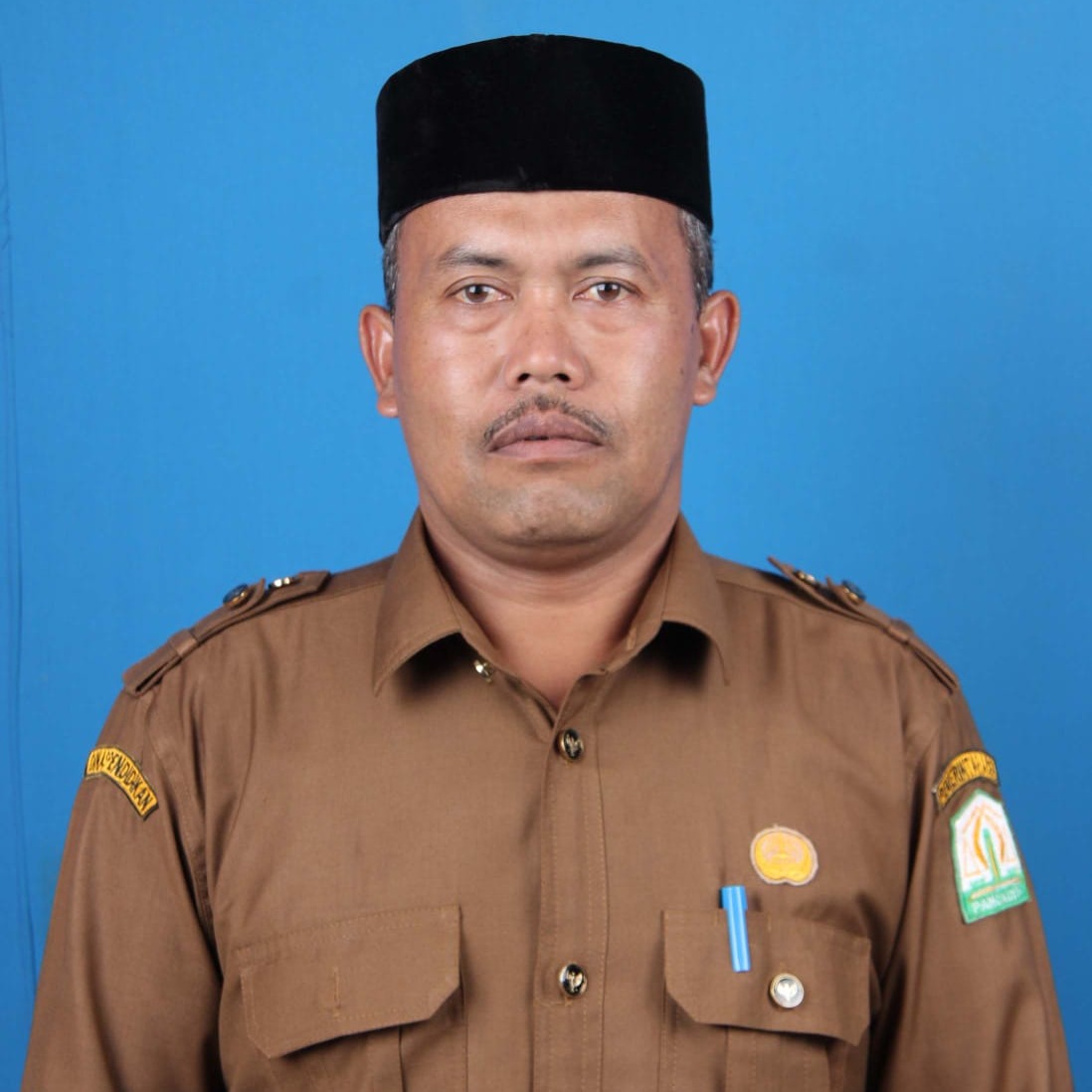 Foto Kepala Sekolah YUSRA EDY, SE
