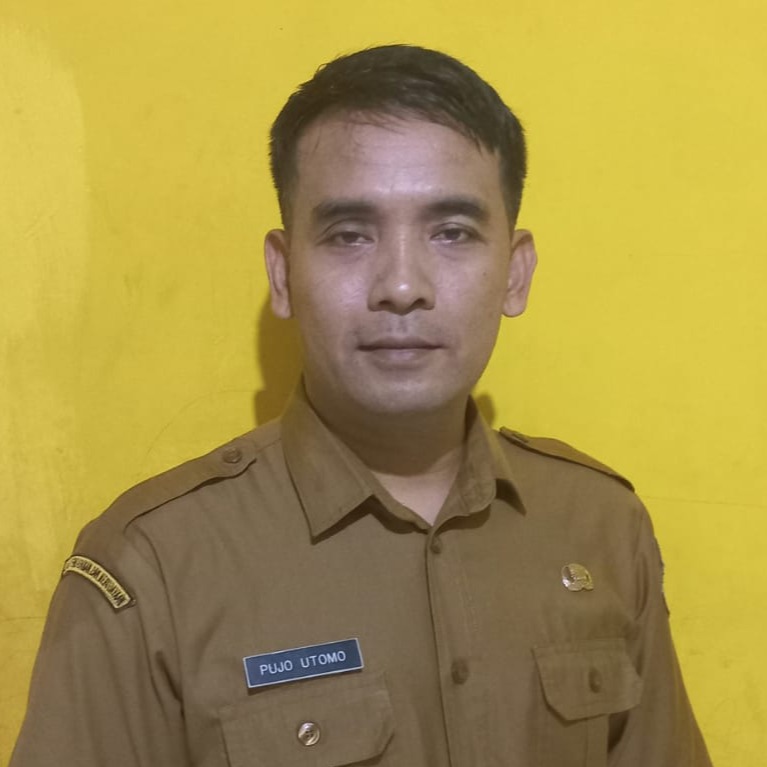 Foto Kepala Sekolah Pujo Utomo, S.Pd.