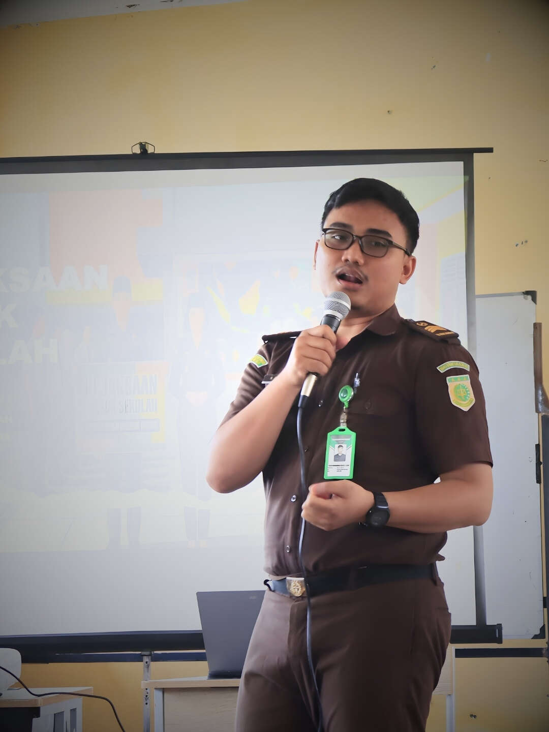 JAKSA MASUK SEKOLAH