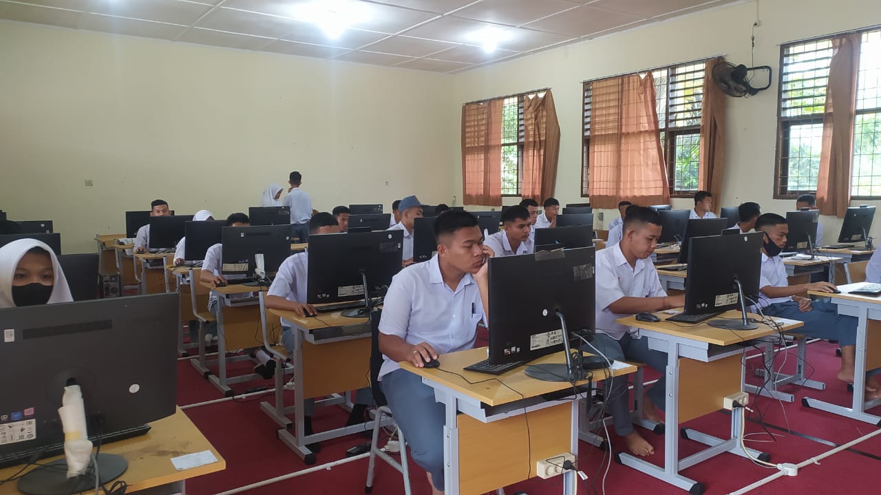 Labor Komputer