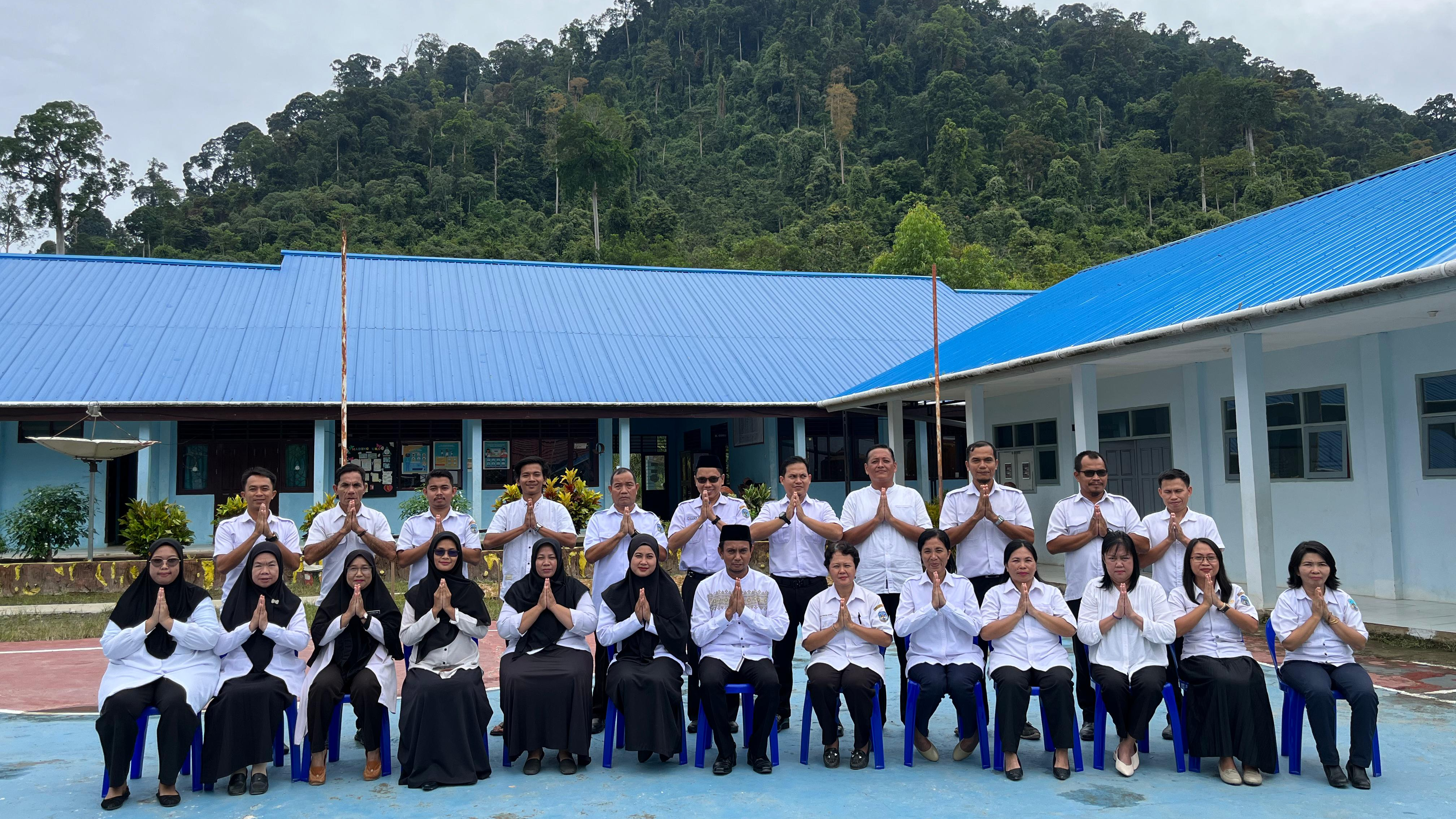 Keluarga Besar SMAN 1 Sekatak