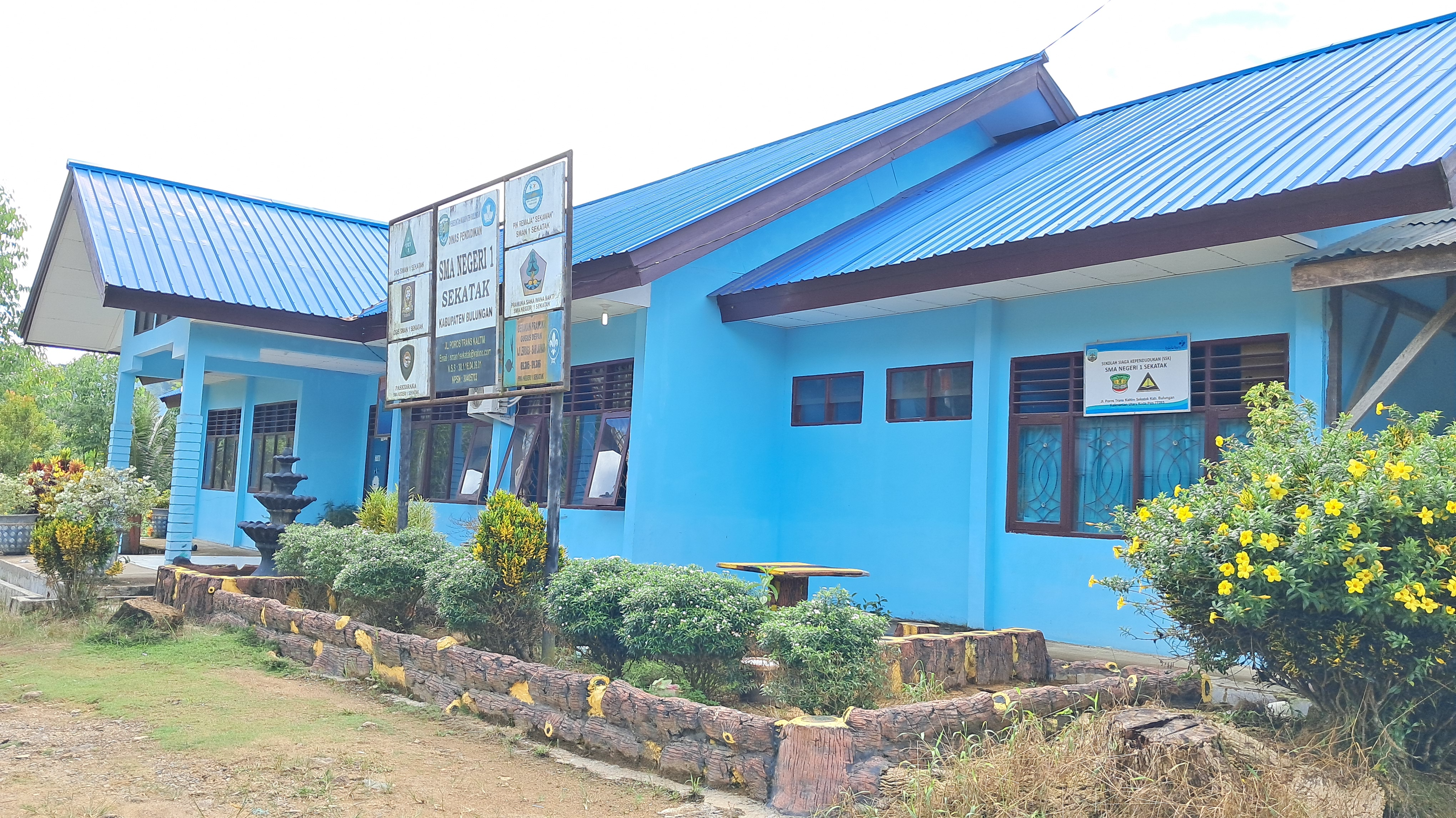 Gedung SMAN 1 Sekatak