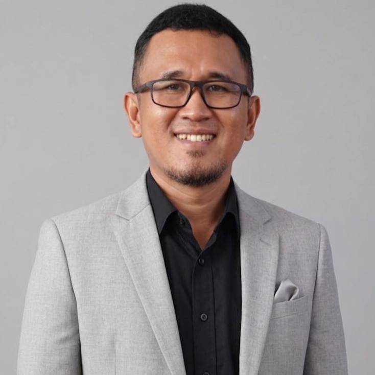 Foto Kepala Sekolah YB. Hary Susanto, S.Si.,M.Pd.