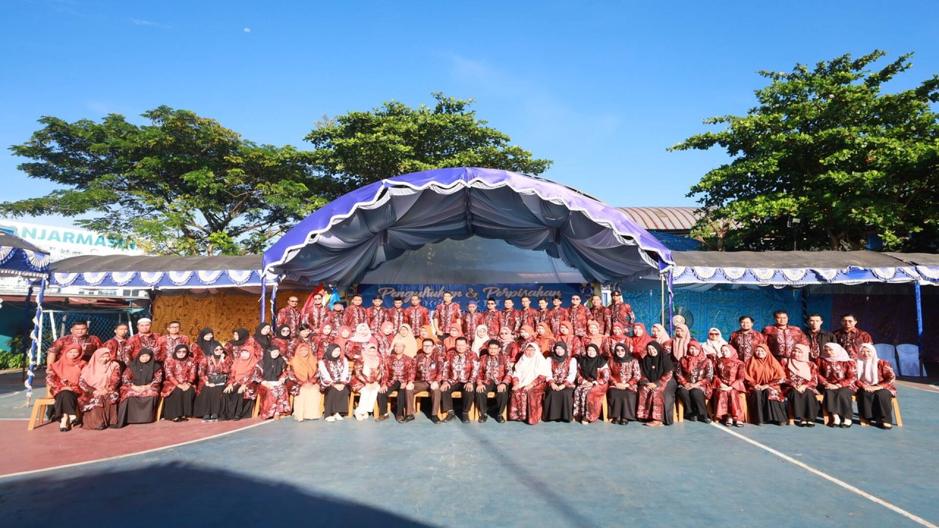 Dewan Guru dan Staf