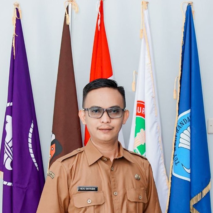 Foto Kepala Sekolah H HERU BAHRUDIN, M.Pd.