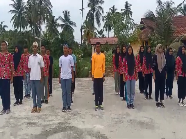 Proses persiapan perlombaan peringatan HUT - TNI ( Tentara Negara Indonesia )