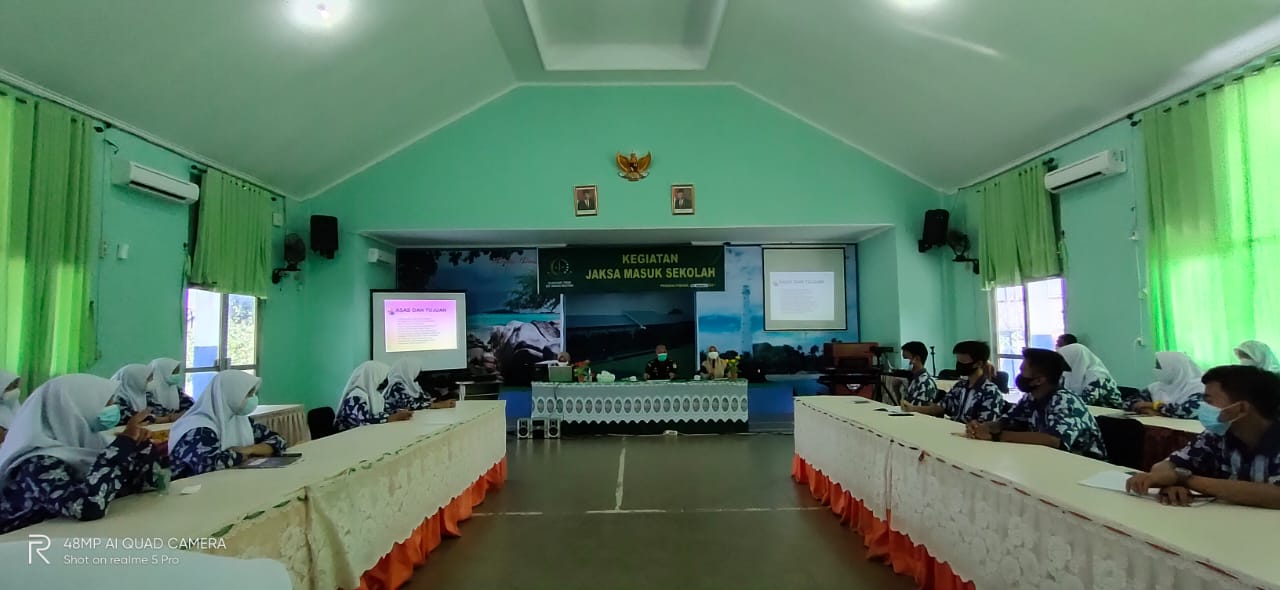 Jaksa Masuk Sekolah