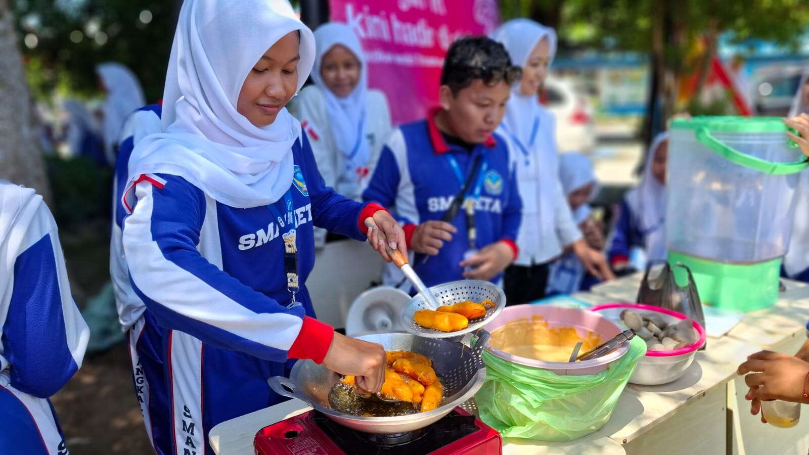 HUT SMANETA DAN HONDA