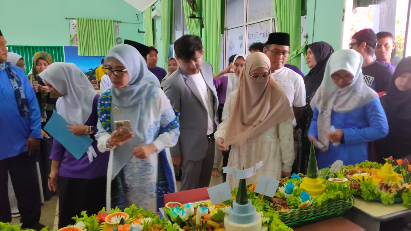Lomba Tumpeng