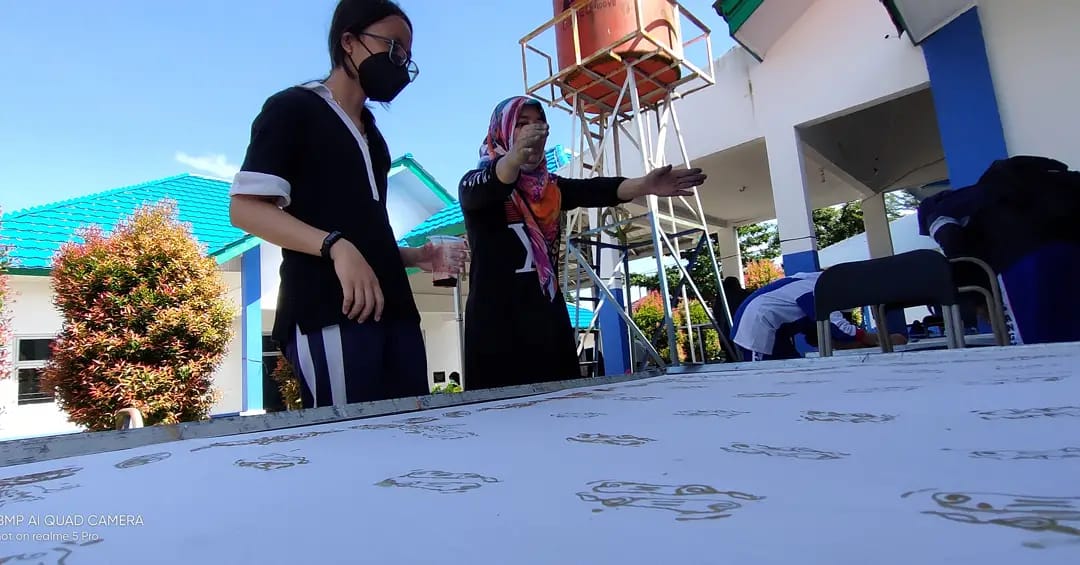 Membatik di SMANETA 2021