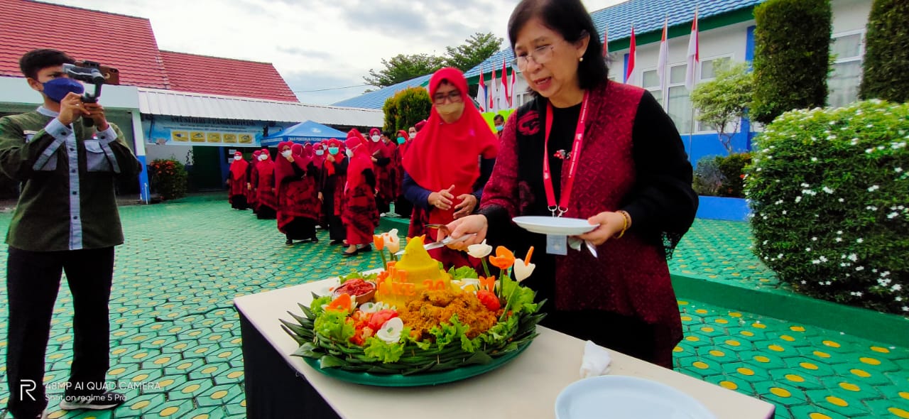 HUT SMANETA ke 30