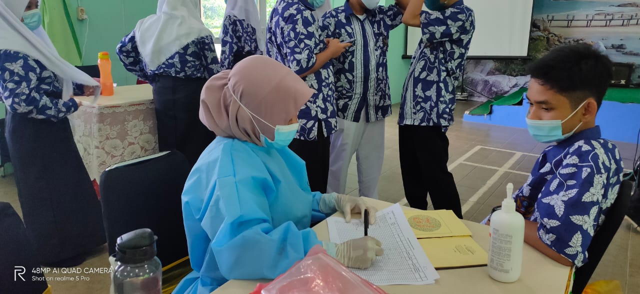 scan Kesehatan Warga Sekolah