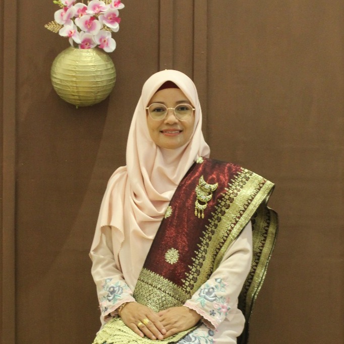Foto Kepala Sekolah HELMA DYONA, M.Pd.