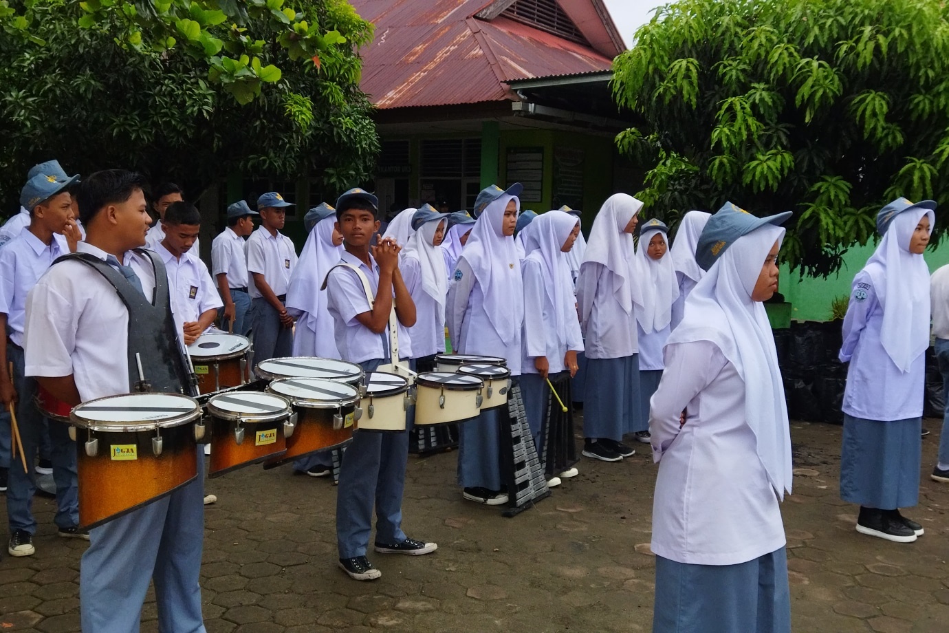 Anggota Marching Band SMAN 1 TANJUNG MUTIARA
