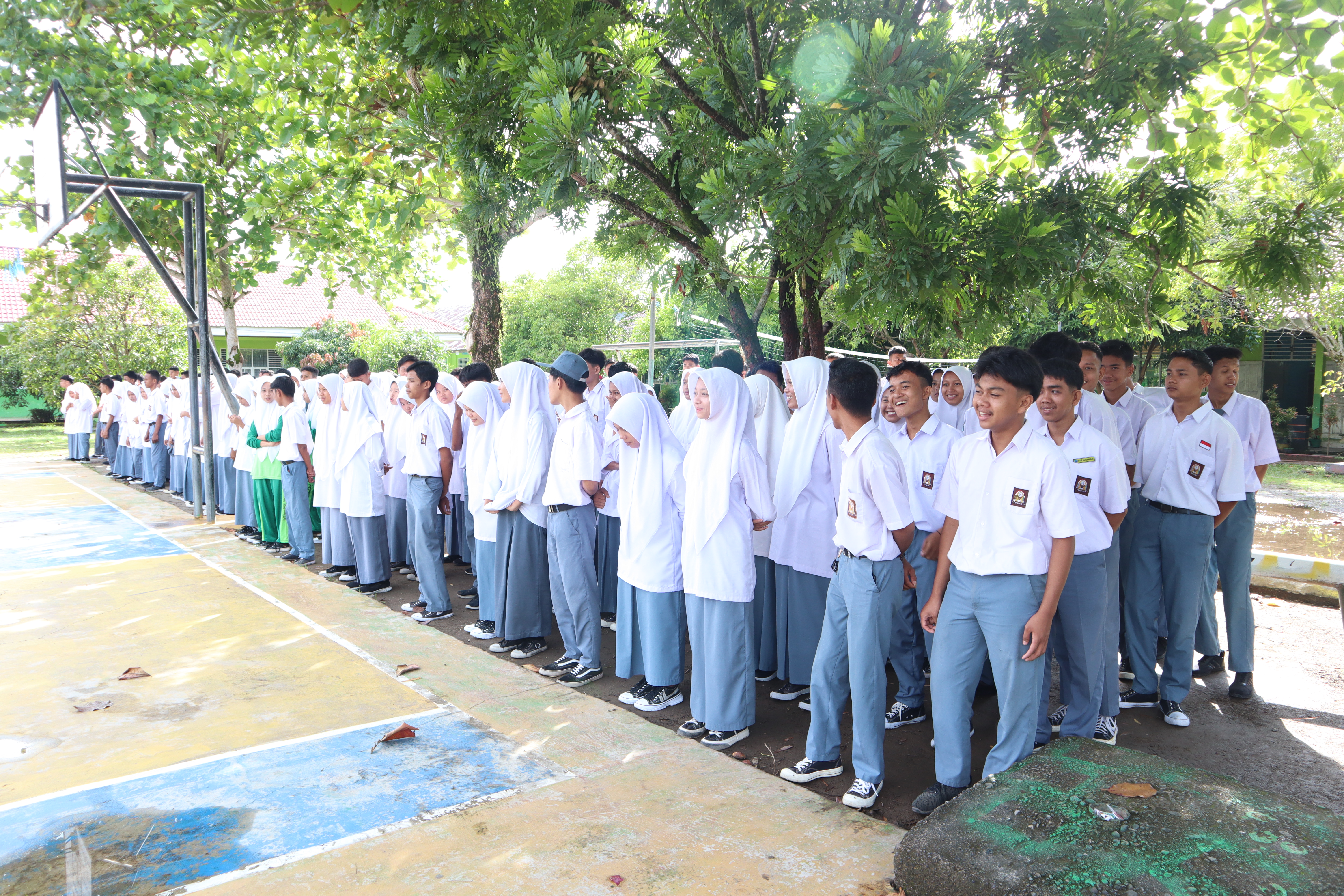 Siswa siswi SMAN 1 TANJUNG MUTIARA