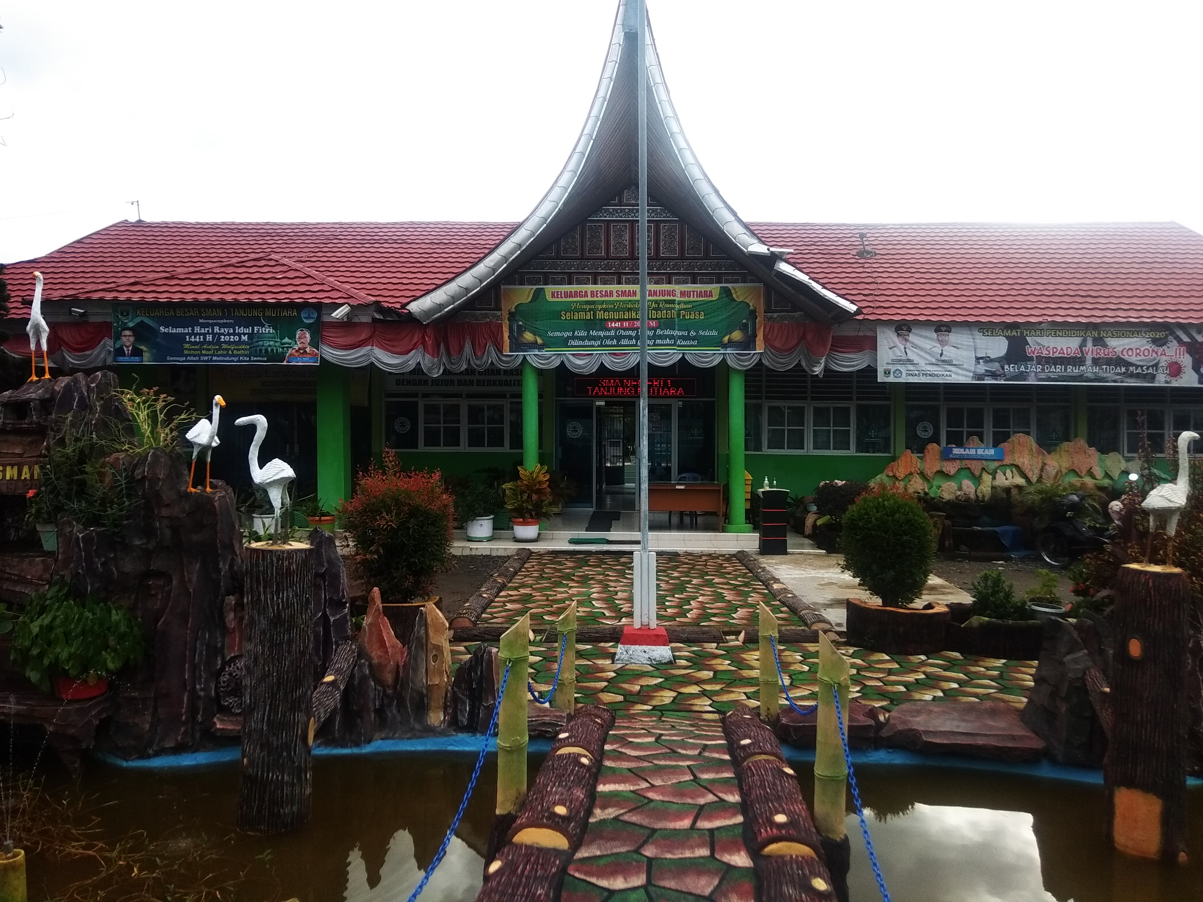 Gedung Bagian Depan