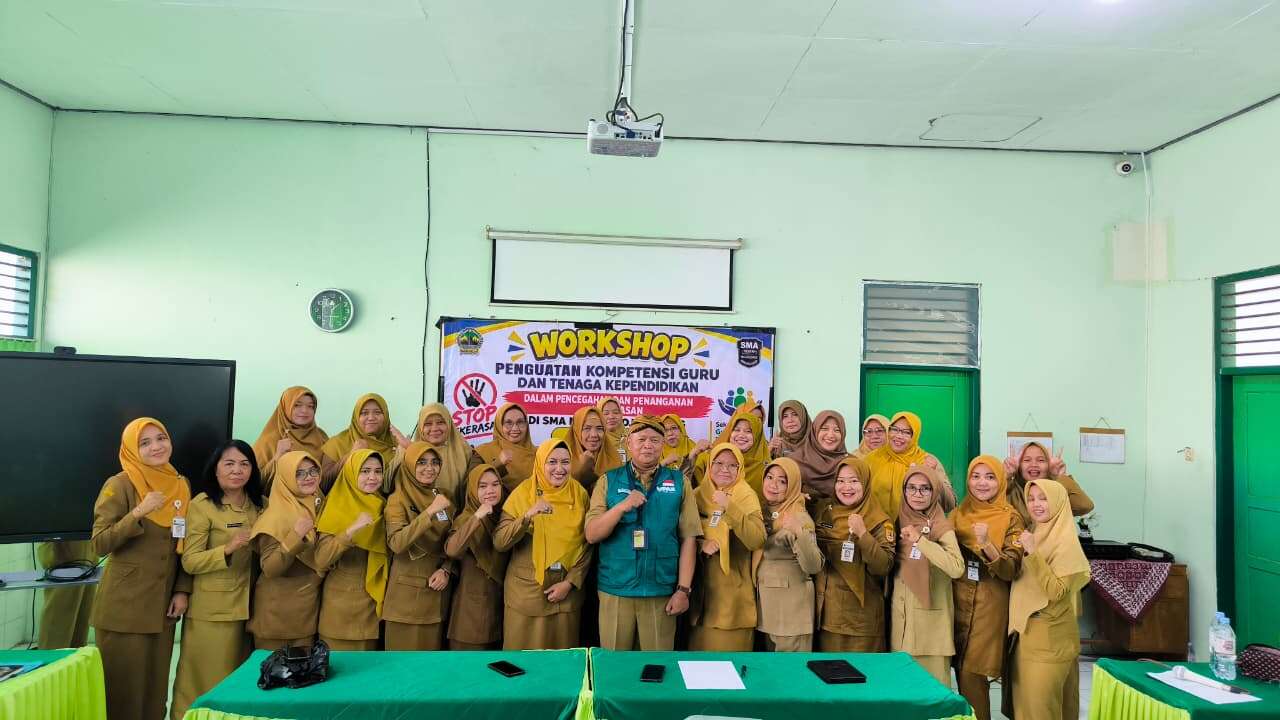 WORKSHOP PENGUATAN KOMPETENSI GURU & TENAGA KEPENDIDIKAN - SMA NEGERI MOJOGEDANG