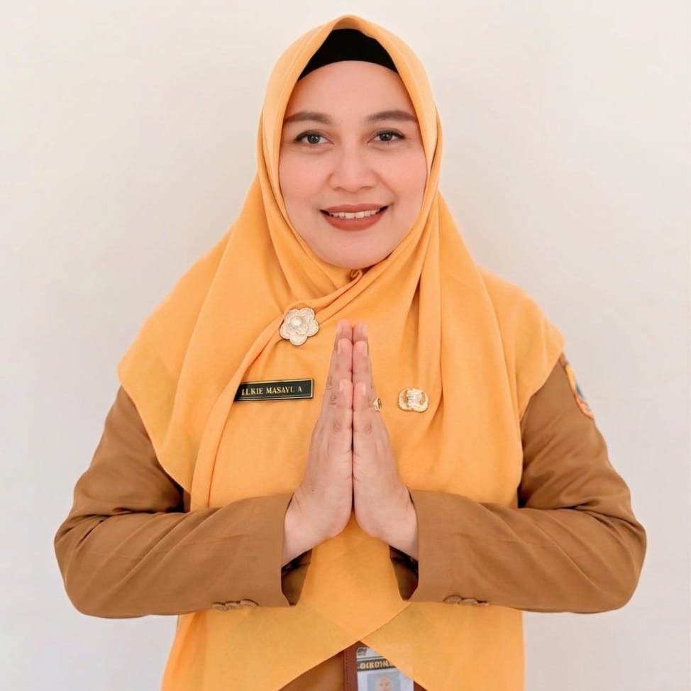 PLT Kepala Sekolah SMA Negeri Mojogedang Ibu Lukie Masayu Andayanie, S. Pd,. M. Pd