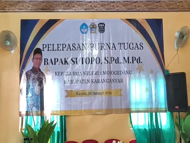 Hiburan dalam Acara Pelepasan Purna Tugas