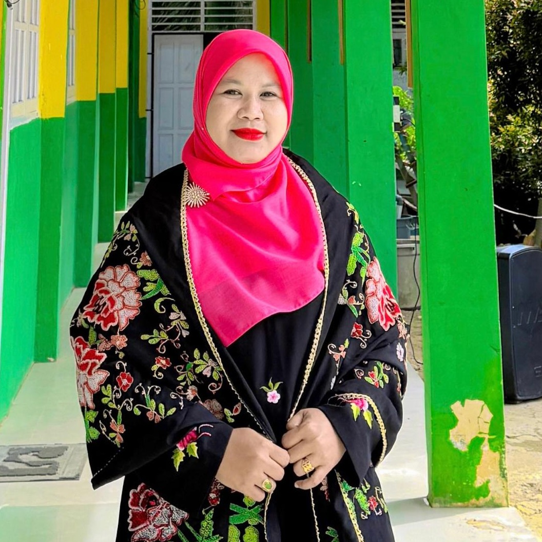 Foto Kepala Sekolah LINDRAWATI, S.Pd., MM