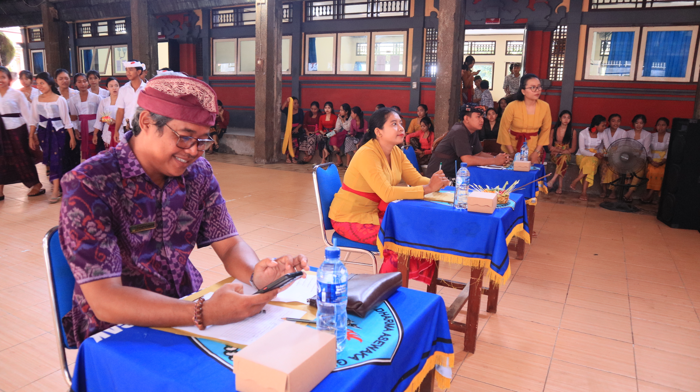 Lomba Mekidung