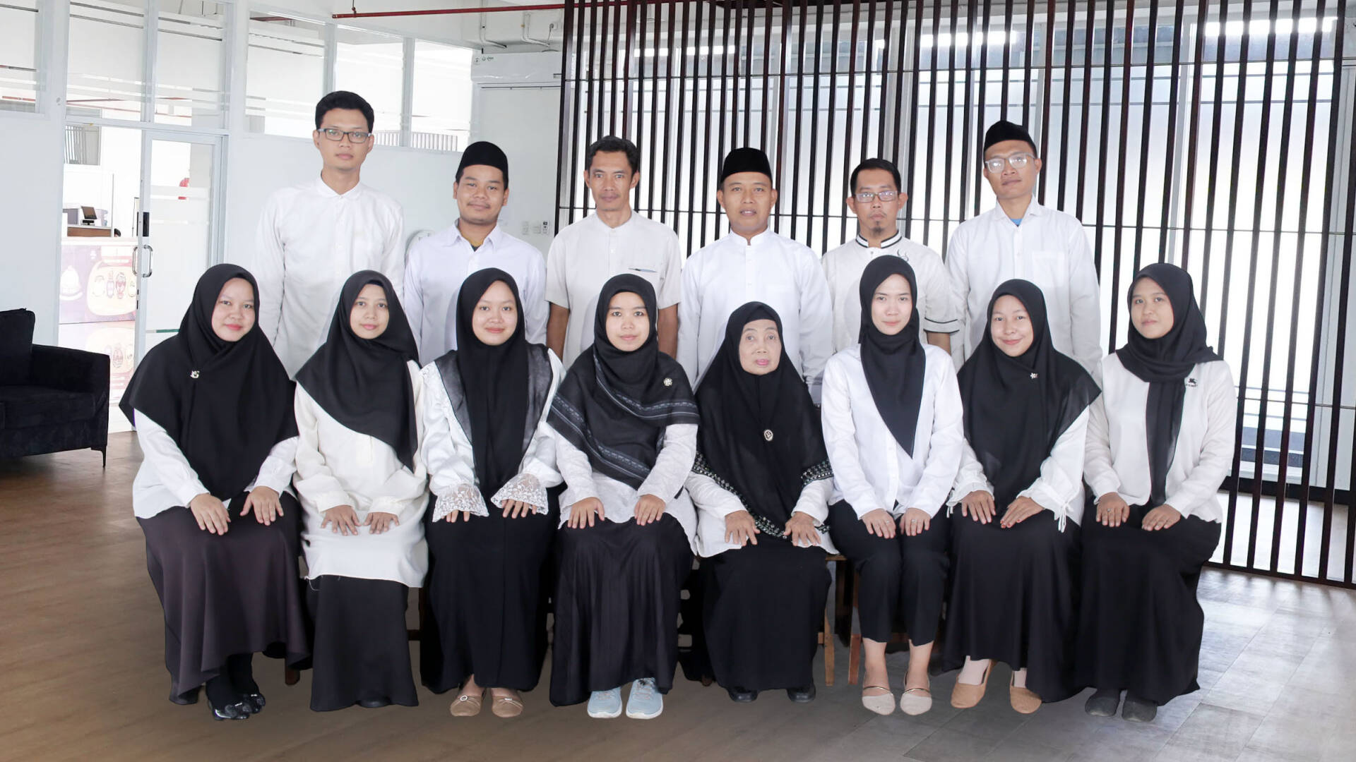 Tata Usaha SMK Al Hidayah Kota Cirebon
