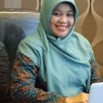 Foto Kepala Sekolah Khomsatun, S.P. , M.Si.