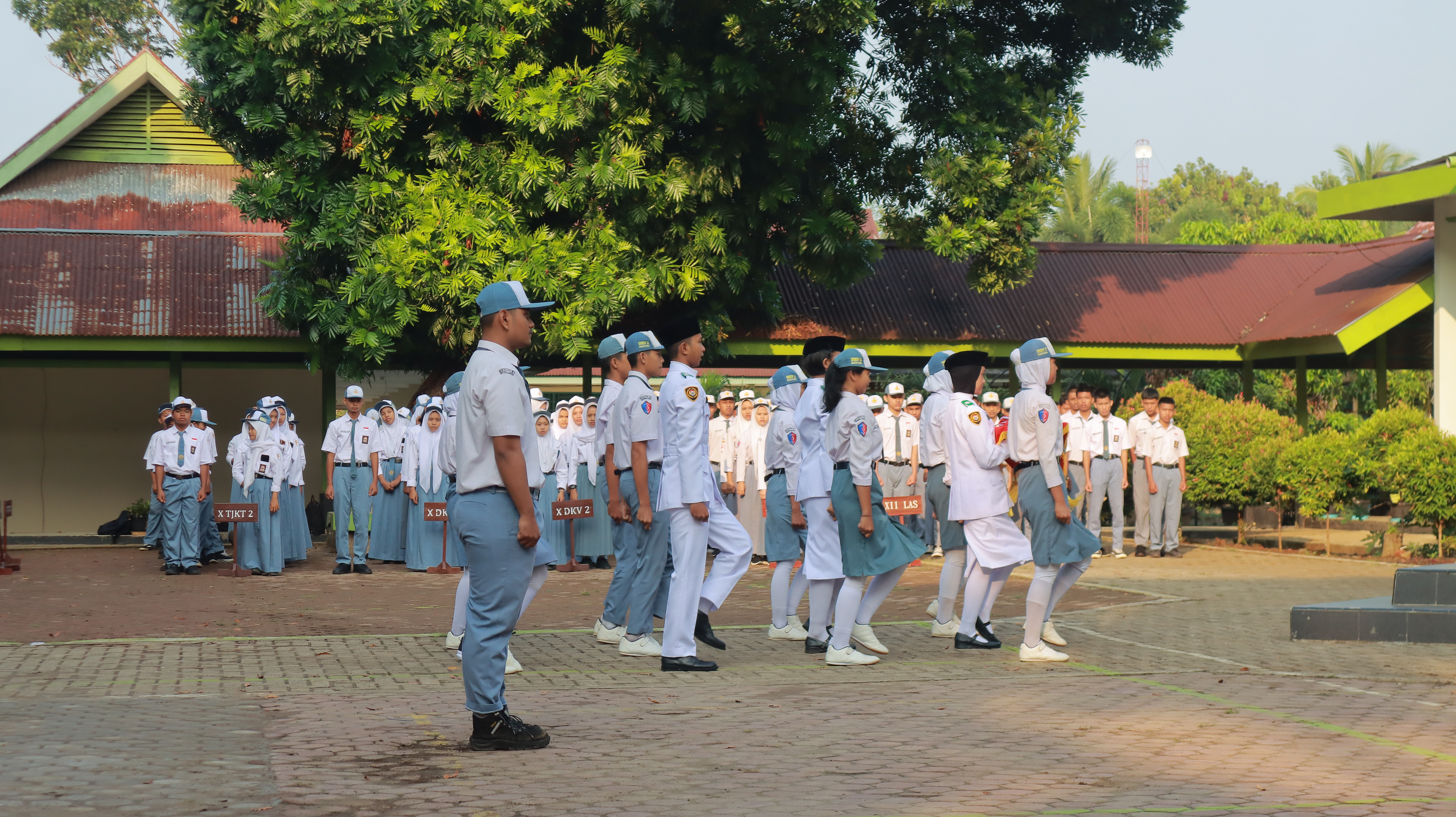 Upacara Bendera di Sekolah