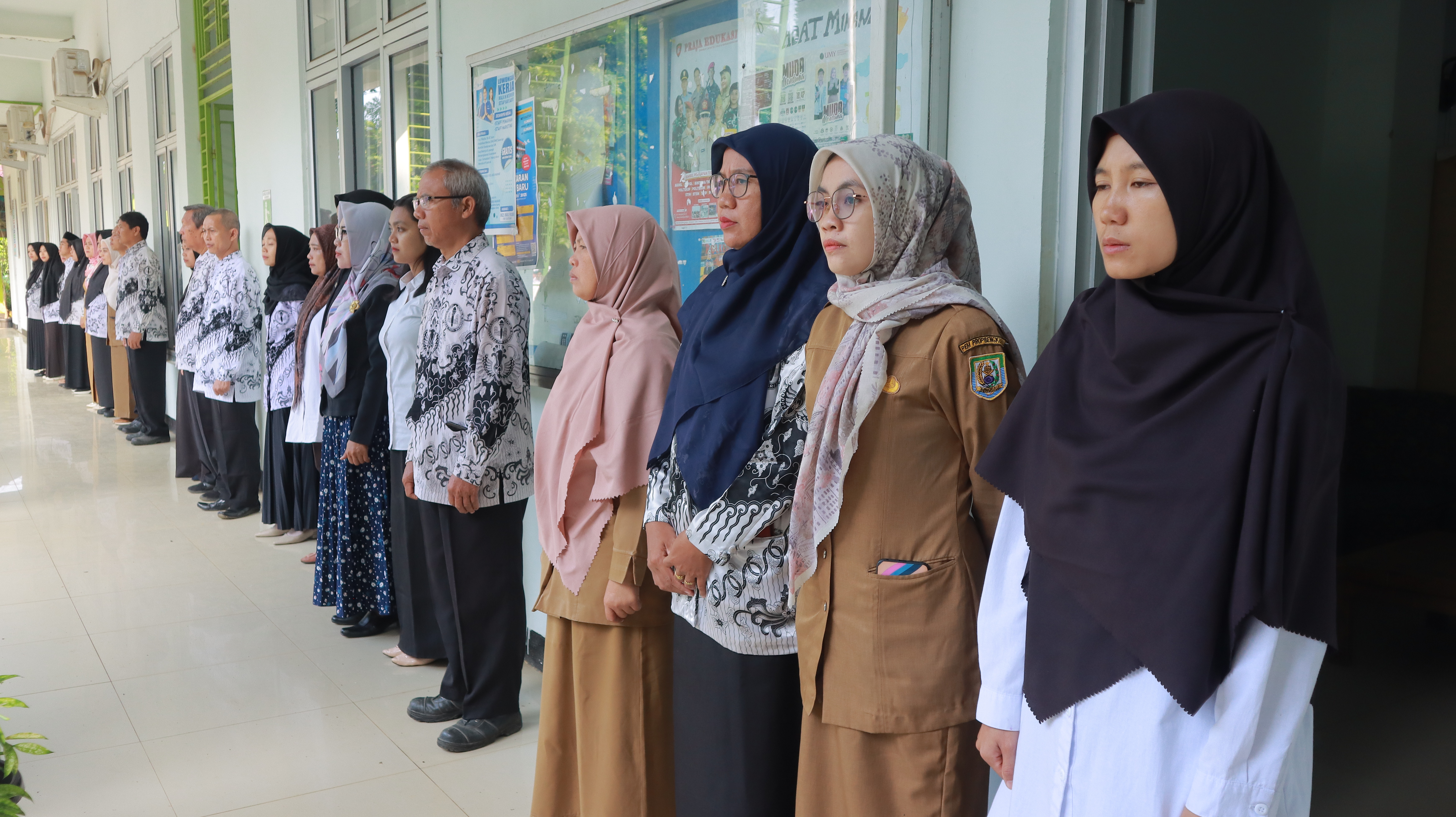 Upacara Bendera di Sekolah