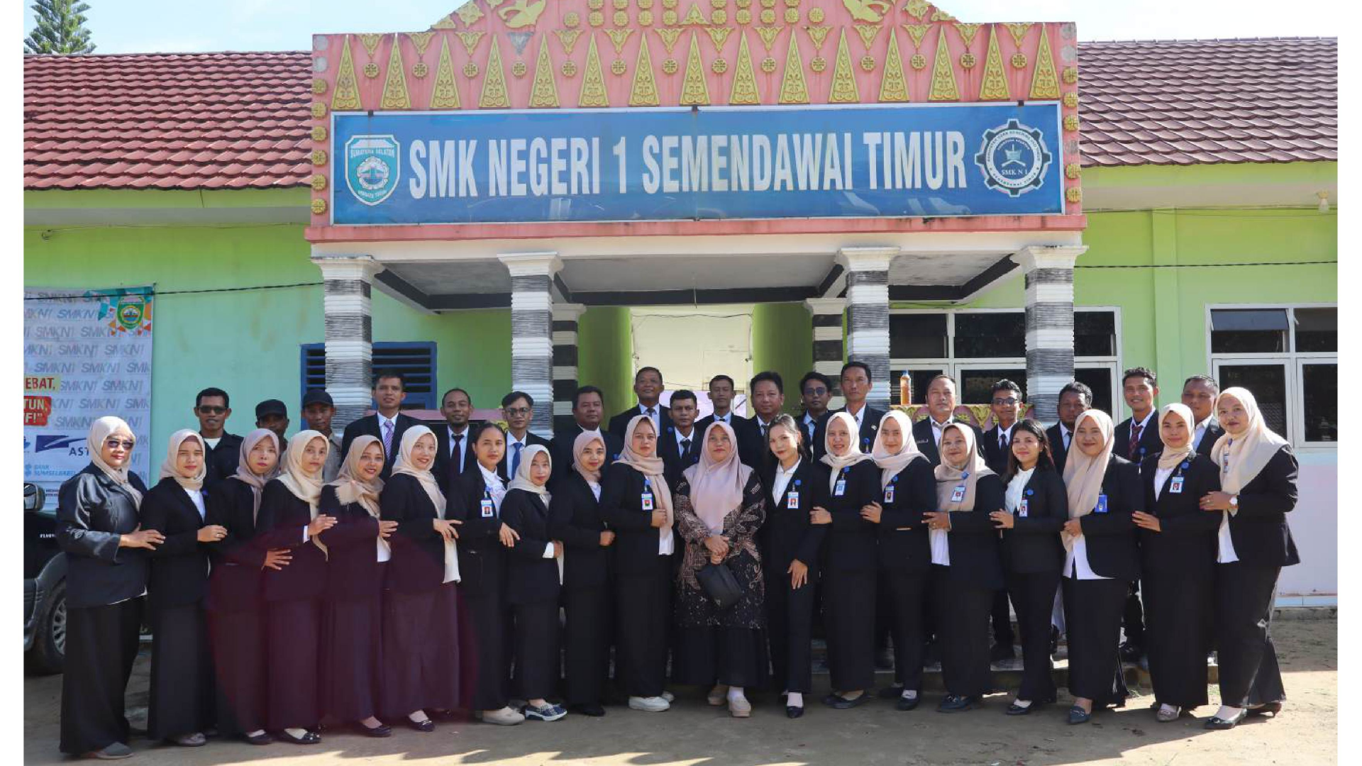Keluarga SMK Negeri 1 Semendawai Timur
