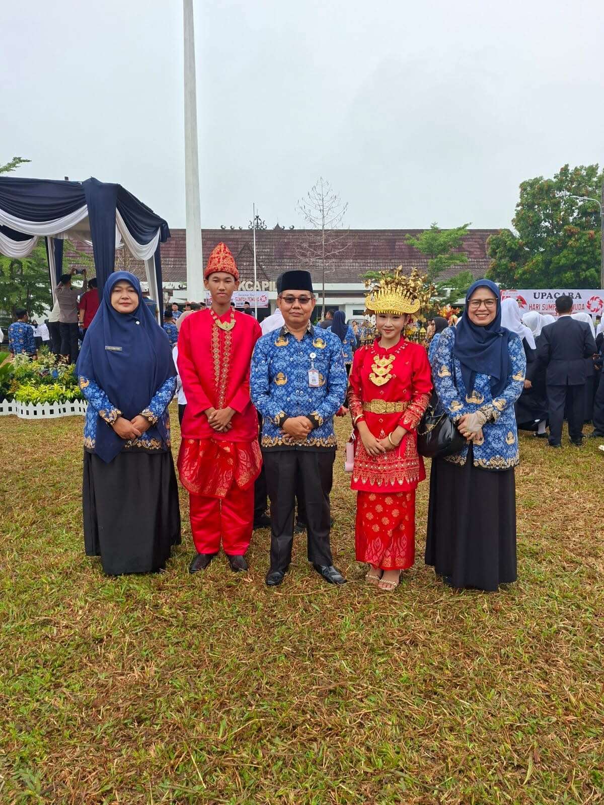 Foto bersama Kepala SMP Negeri 5 Lubuklinggau