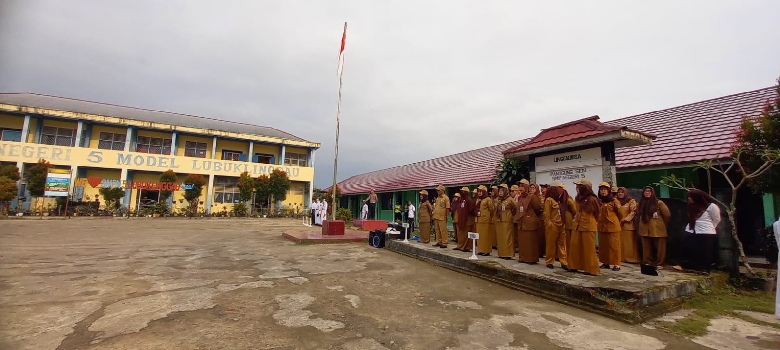 Upacara senin pagi
