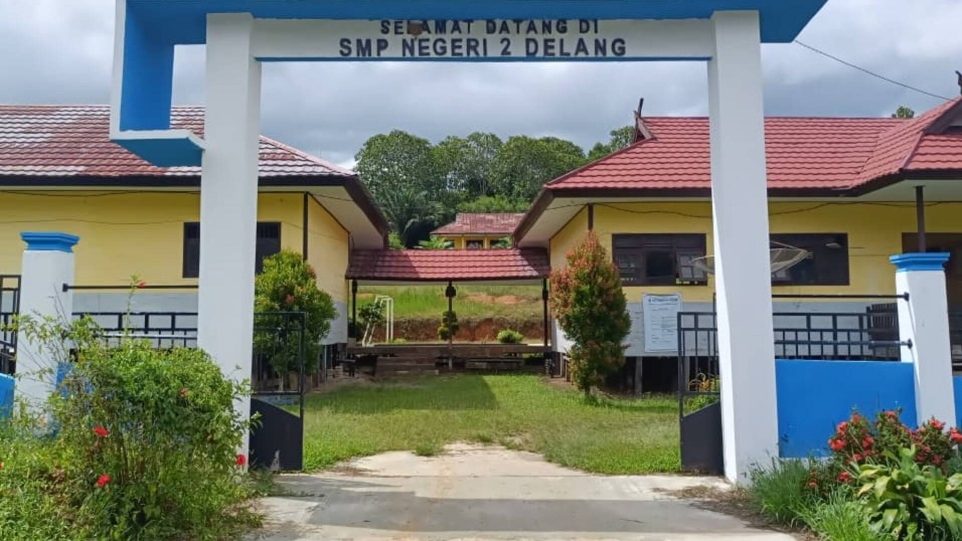 Gerbang Depan 2